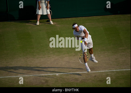 26 juin 2010 : Rafael Nadal (ESP) 2 v Philipp Petzschner GER (33). Tournoi international de tennis de Wimbledon qui s'est tenue à l'tous les FRA Banque D'Images