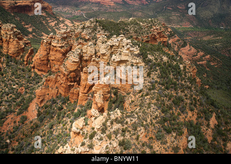 Sedona, Arizona - vue aérienne de red rock country de l'vol en hélicoptère. Le banc de la gamme. Banque D'Images