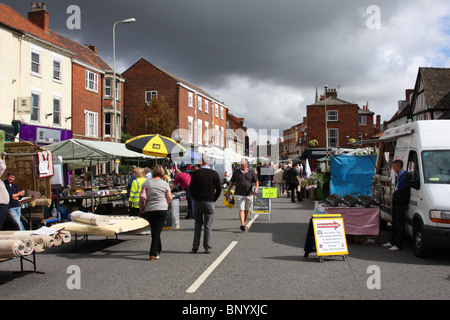 Un marché de rue à Grantham, Lincolnshire, Angleterre, Royaume-Uni Banque D'Images