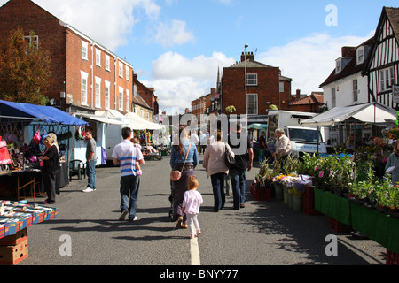 Un marché de rue à Grantham, Lincolnshire, Angleterre, Royaume-Uni Banque D'Images