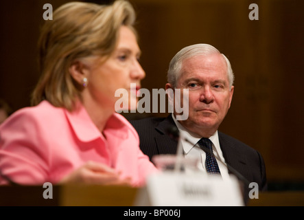 Secrétaire d'État américaine Hillary Clinton, le secrétaire à la Défense Robert Gates. Banque D'Images