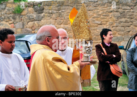 L'Espagne, Saint James Way : cérémonie religieuse autour de la tête d'argent de saint Grégoire dans le monastère d'Irache Banque D'Images