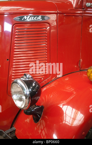 Avant d'une prise classique, un camion Mack Banque D'Images