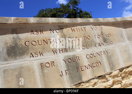 Monument à nous Président John F Kennedy, Kennedy Grove, Qawra, Buġibba, Salina Bay, St Paul's Bay, Malte, Méditerranée, Europe Banque D'Images