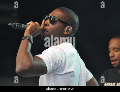 Tinée Tempah se produit au festival de musique Camp Bestival au château de Lulworth, à Dorset, le 2010 juillet Banque D'Images