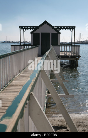 Jetée en bois sur la Mar Menor, San Pedro del Pinatar, Murcia, Espagne du Sud Banque D'Images