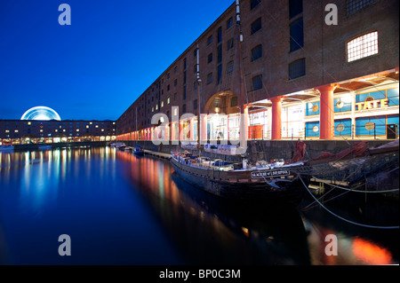 L'Albert Dock de Liverpool Merseyside UK Nuit Banque D'Images