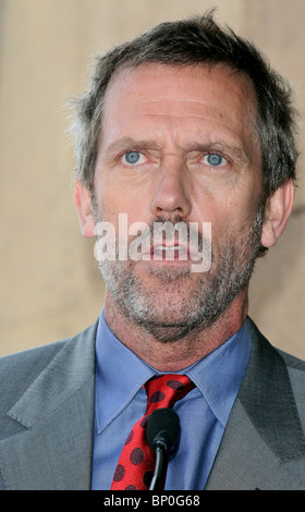 HUGH LAURIE EMMA THOMPSON HONORÉ AVEC UNE ÉTOILE SUR LE Hollywood Walk of Fame HOLLYWOOD Los Angeles CA USA 06 Août 2010 Banque D'Images