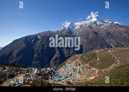 Le Népal, Everest, Région de Namche Bazar, vallée du Khumbu. La dernière ville de toutes tailles sur le camp de base de l'Everest trek Banque D'Images