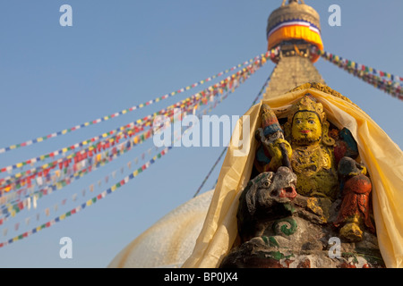 Le Népal. Boudinath Katmandou Stupa, l'un des sites bouddhistes les plus sacrés à Katmandou et un plus grand Stupa du monde. Banque D'Images