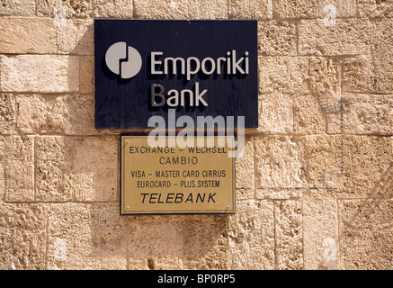 Affiche murale pour Emporiki Bank, la ville de Rhodes, Grèce Banque D'Images