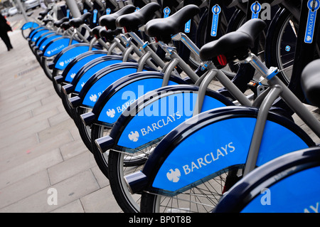 Location de voitures scheme (Boris bikes) à Londres parrainé par Barclays Banque D'Images