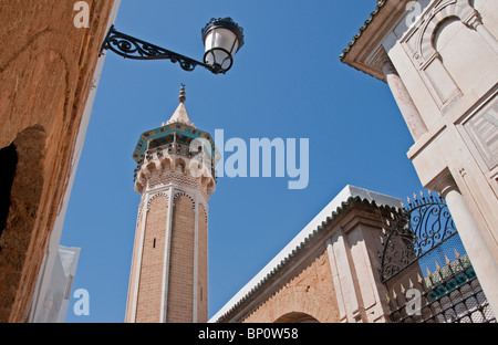 1655 Hammouda Pacha Mosquée (Hamouda Pacha al Mouradi) avec forme octogonale minaret dans la Médina de Tunis Banque D'Images