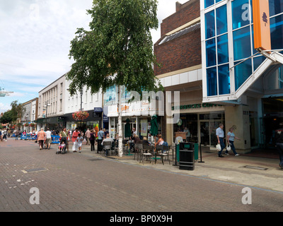 Grande zone piétonne Rue Sutton Surrey England Banque D'Images