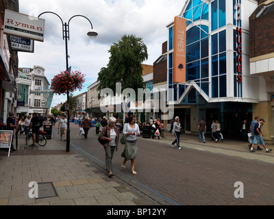 Grande zone piétonne Rue Sutton Surrey England Banque D'Images