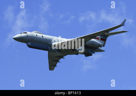 Bombardier BD-700 Sentinel R1 d'aéronefs exploités par l'Escadron 5 de la RAF Faire un défilé à Farnborough Airshow Banque D'Images