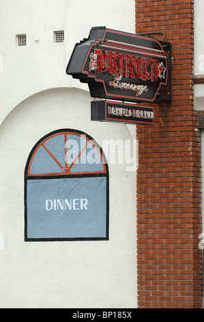 District Lounge bar, night club, et restaurant dans la ville d'Orange, CA. Banque D'Images