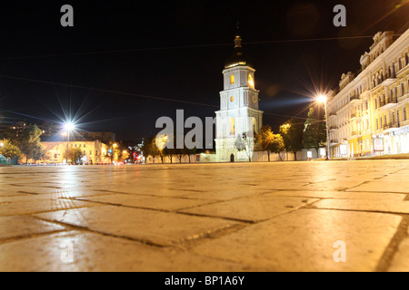 KIEV, UKRAINE, 2010 : Cathédrale Sainte-Sophie dans la nuit. Banque D'Images