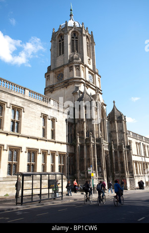 Image montre Tom Tower sur St Aldates, à l'entrée de Tom Quad, Christ Church, à Oxford. Photo:Jeff Gilbert Banque D'Images