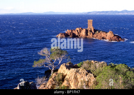 France, Provence Alpes-Cote d'Azur, Var (83), Agay - Saint Raphael, corniche de l'Esterel, ou island Banque D'Images