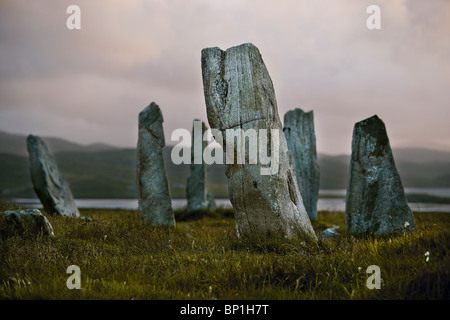 Callanish III (3) pierres (ou Calanais), l'île de Lewis, Hébrides extérieures, au Royaume-Uni. Cnoc Fhillibhir Bheag menhirs Banque D'Images