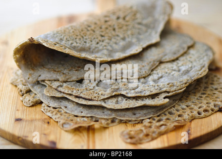 Wraps faits de pain de farine de sarrasin, le sel, l'huile d'olive et l'eau. Sans gluten. Banque D'Images