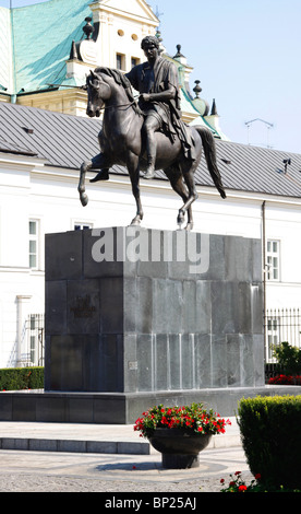 Le prince Józef Poniatowski sculpture devant le palais présidentiel, Varsovie, Pologne Banque D'Images