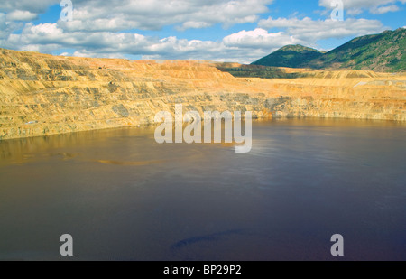 Le Berkeley Pit est le seul site toxiques Superfund site touristique est en butte au Montana Banque D'Images