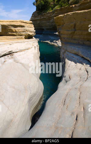 Vue sur le pittoresque Canal D'Amour Sidari à sur l'île grecque de Corfou Grèce GR Banque D'Images