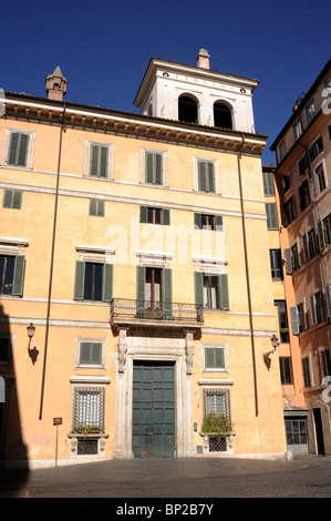 Italie, Rome, Piazza di Pietra, Palazzo Ferrini Cini Banque D'Images