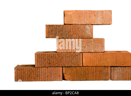 Briques d'argile rouge sur blanc Banque D'Images