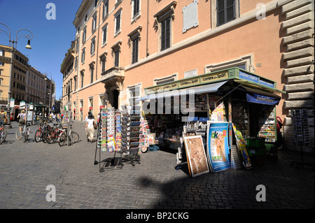 Italie, Rome, kiosque du journal Banque D'Images