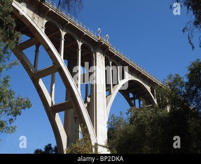 Le pont historique de Colorado Boulevard, à Pasadena en Californie. Banque D'Images