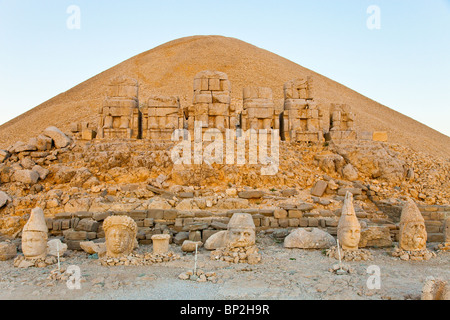 Face est du Mont Nemrut, Turquie Banque D'Images