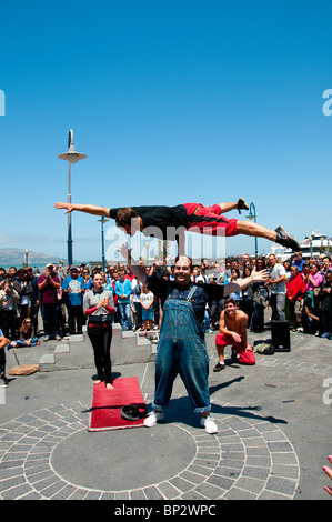 San Francisco : amuseurs publics à Fisherman's Wharf. Photo copyright Lee Foster. Photo #  casanf104151 Banque D'Images