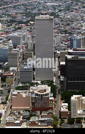 Vue aérienne au-dessus d'un réservoir plus haut gratte-ciel de la place de la Nouvelle Orléans en Louisiane Banque D'Images