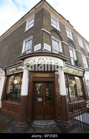 Sans emballage un épicier bio écologique en utilisant moins d'emballage, Amwell Street, Londres, Royaume-Uni. Photo:Jeff Gilbert Banque D'Images