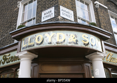 Sans emballage un épicier bio écologique en utilisant moins d'emballage, Amwell Street, Londres, Royaume-Uni. Photo:Jeff Gilbert Banque D'Images