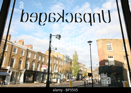 Sans emballage un épicier bio écologique en utilisant moins d'emballage, Amwell Street, Londres, Royaume-Uni. Photo:Jeff Gilbert Banque D'Images