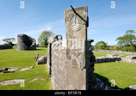 Moignon de la Tour Ronde et médiévale cadran solaire de Nendrum Monastère, Mahee Island, Strangford Lough, Irlande du Nord Banque D'Images
