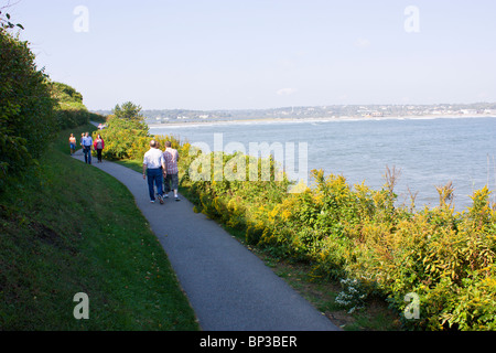 Cliff Walk au Rhode Island. Surplombant la baie d'Easton. Banque D'Images