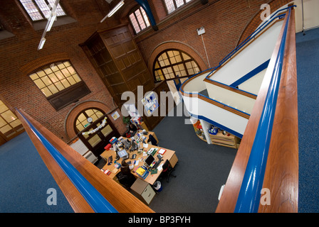 Peter Symonds College Library Banque D'Images