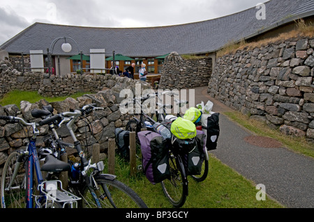 Le visiteur le Centerat Callanish Standing Stones Calanais, Isle Of Lewis Hébrides extérieures, en Écosse. 6266 SCO Banque D'Images