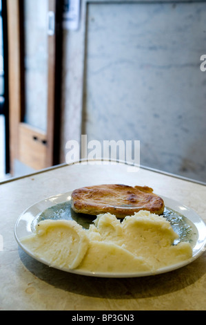 Kelly Pie et Mash shop dans l'Est de Londres, et vieille tradition. Banque D'Images