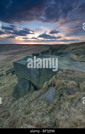 Vue sur Marsden Moor au coucher du soleil de l'Buckstones à Haigh mars près de Huddersfield West Yorkshire UK Banque D'Images