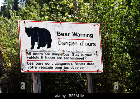 Inscription visiteurs avertissement à propos de l'ours, le Parc National de Jasper, Canada Banque D'Images