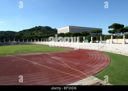 Vue panoramique de Stadio dei Marmi, Foro Italico Rome Italie. Jeux olympiques Sport bâtiment de l'époque fasciste. Banque D'Images