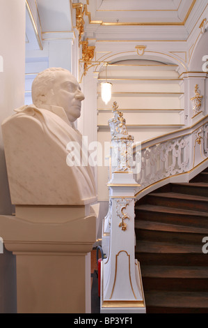 Un buste dans la salle rococo de la bibliothèque de la Duchesse Anna Amalia à Weimar, Allemagne Banque D'Images