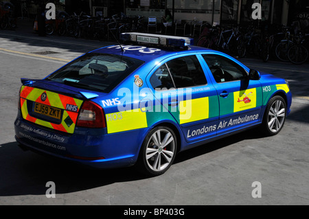 Service National de Santé NHS médecin de soins de santé la promotion de la voiture Skoda London Air Ambulance charity London England UK Banque D'Images