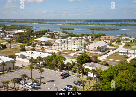 Chambre d'hôtes et maisons d'habitation le long de l'Intracoastal Waterway de Daytona Beach Shores, Florida Banque D'Images